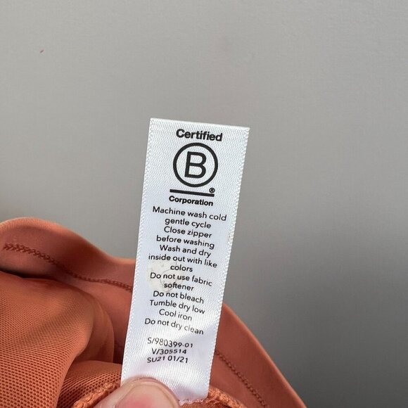 Athleta Trekkie North Crop Jogger Pants Size 4 Orange Travel Hiking Athletic - Picture 11 of 11